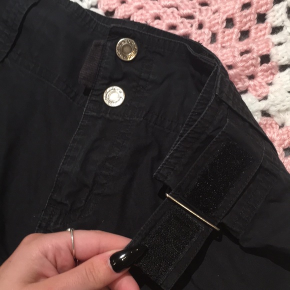 Black cargo skirtđź–¤ - Picture 4 of 7